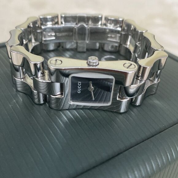 Gucci 2305L Chunky Modernist Stainless Steel Link Water Resistant Wristwatch - Picture 4 of 13